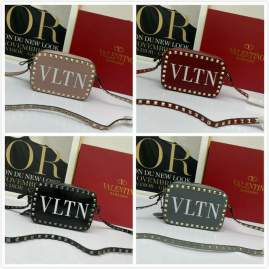 Picture of Valentino Handbags _SKUfw98199173fw